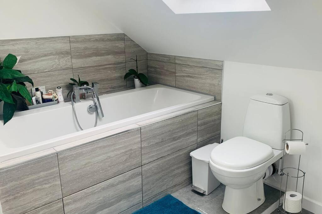 Love Lancing By The Sea With Optional Large Hot Tub Sleeps Up To 8 & Free Parking Villa Exterior foto