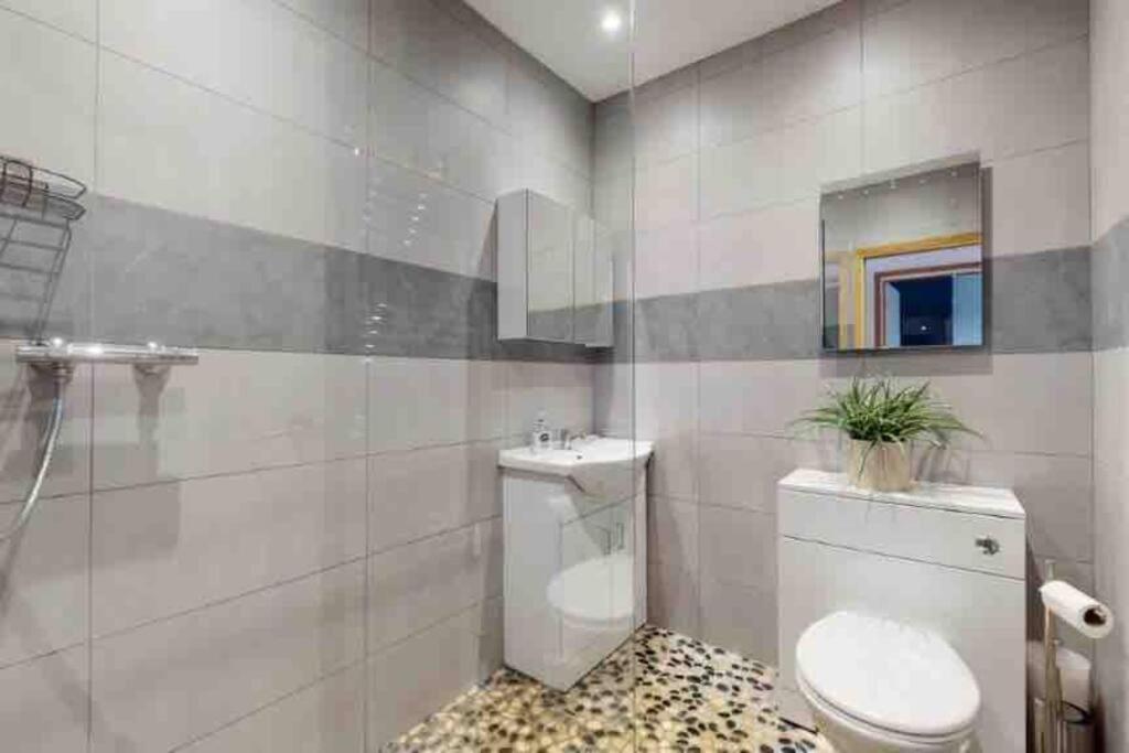 Love Lancing By The Sea With Optional Large Hot Tub Sleeps Up To 8 & Free Parking Villa Exterior foto