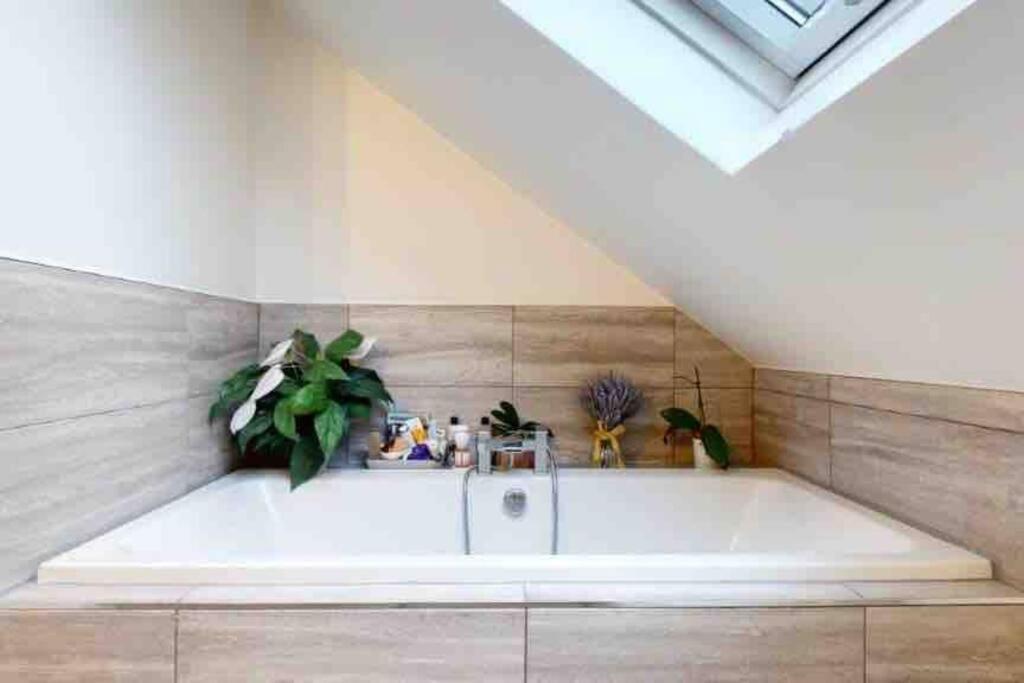 Love Lancing By The Sea With Optional Large Hot Tub Sleeps Up To 8 & Free Parking Villa Exterior foto