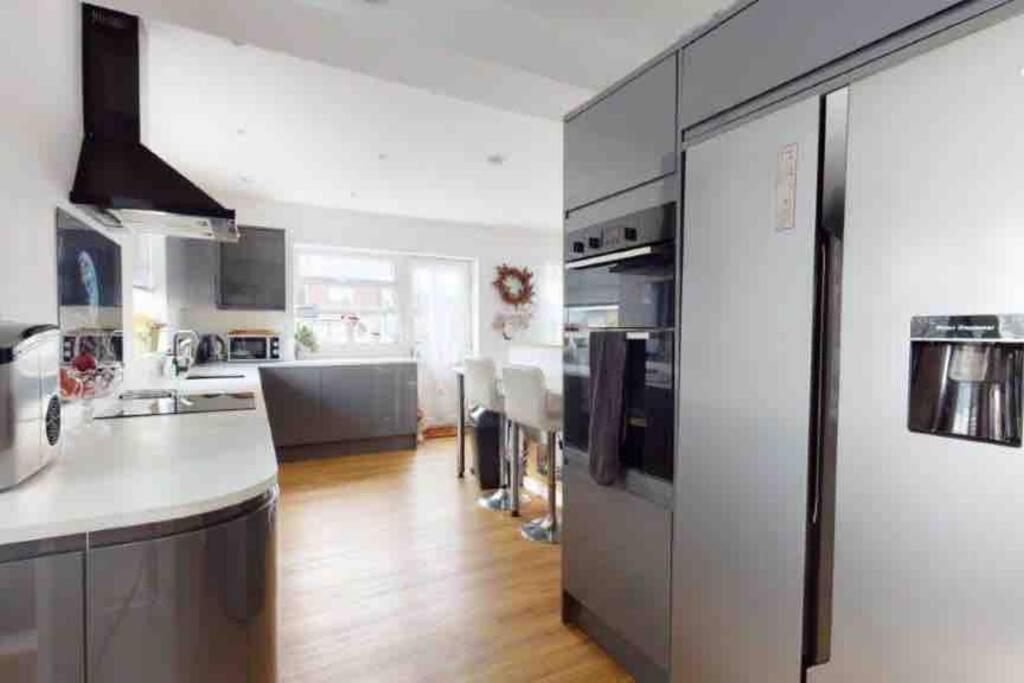 Love Lancing By The Sea With Optional Large Hot Tub Sleeps Up To 8 & Free Parking Villa Exterior foto